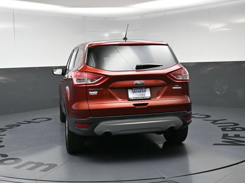 Used 2016 Ford Escape SE FWD image 8
