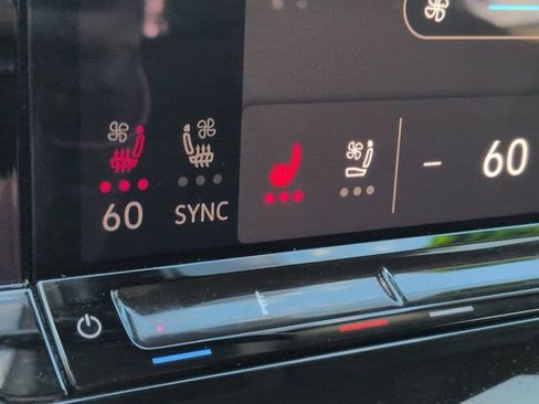 Used 2024 Volkswagen Atlas SE FWD image 21