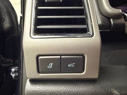 Used 2021 Ford Expedition XLT image 27