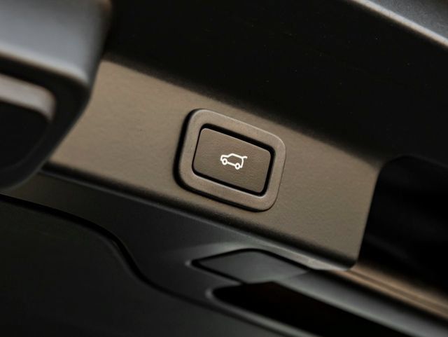 Used 2021 Jaguar F-PACE S AWD/4WD image 29
