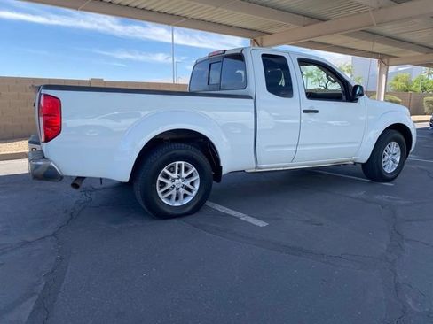 Used 2019 Nissan Frontier SV RWD image 3