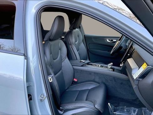 New 2026 Volvo XC60 B5 Ultra w/ Climate Package AWD/4WD image 12