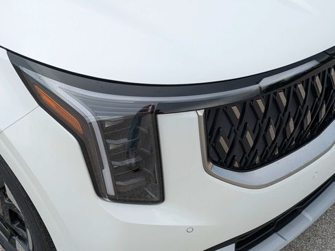 New 2026 Kia Carnival EX FWD image 11