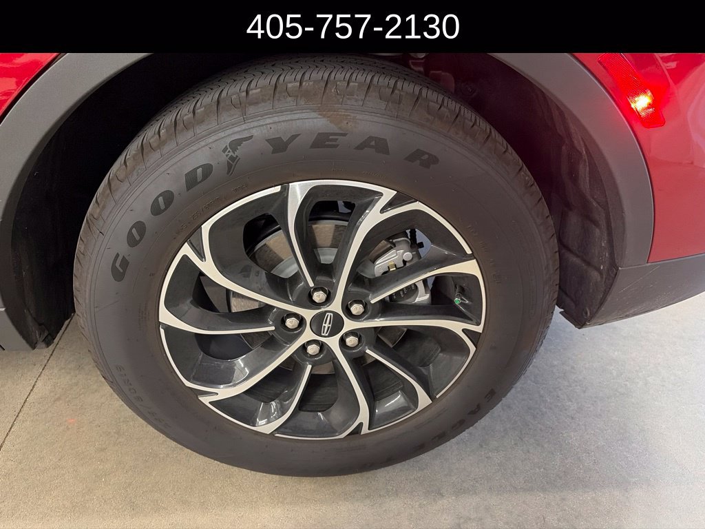 Used 2026 Lincoln Nautilus Premier AWD/4WD image 9