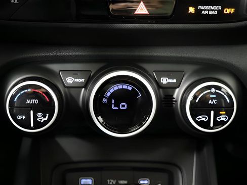 New 2025 Hyundai Venue Limited FWD image 27