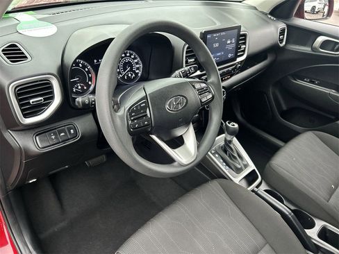 Used 2022 Hyundai Venue SE image 15