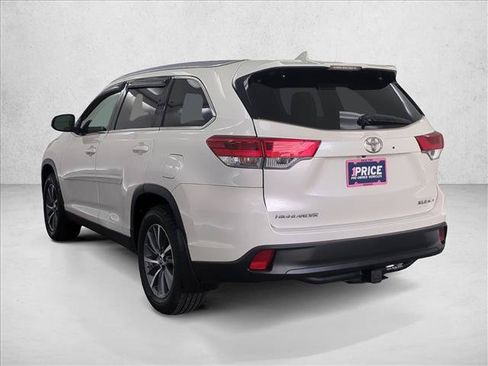 Used 2019 Toyota Highlander XLE AWD/4WD image 8
