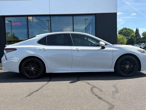 Used 2022 Toyota Camry XSE w/ Navigation Package FWD image 3