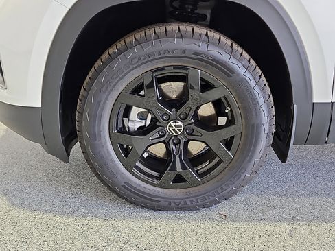 New 2026 Volkswagen Atlas Peak Edition AWD/4WD image 6
