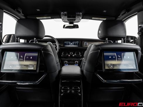 Used 2024 Rolls-Royce Phantom Sedan image 24