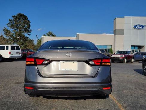 Used 2024 Nissan Altima 2.5 SV image 5