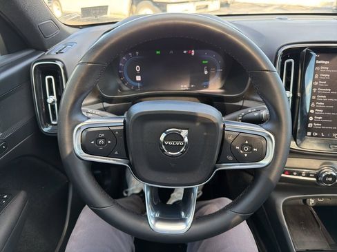 Certified 2023 Volvo C40 P8 Recharge Plus image 8