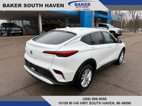 Used 2024 Buick Envista Preferred w/ Convenience II Package image 5