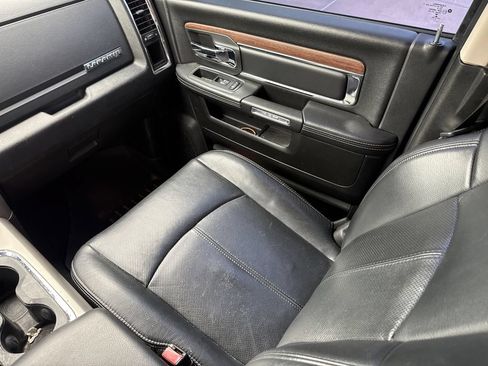Used 2018 RAM 3500 Laramie w/ Convenience Group AWD/4WD image 10