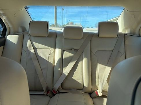 Used 2010 Lincoln MKZ image 26