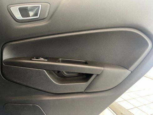 Used 2014 Ford Fiesta Titanium image 37