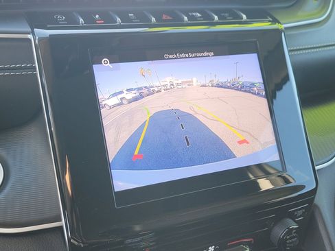 Used 2023 Jeep Grand Cherokee L Laredo image 18