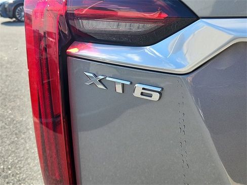 Certified 2025 Cadillac XT6 Premium Luxury image 31