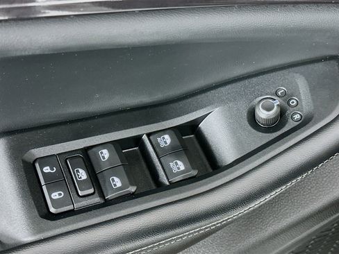 Used 2023 Jeep Grand Cherokee Altitude image 15