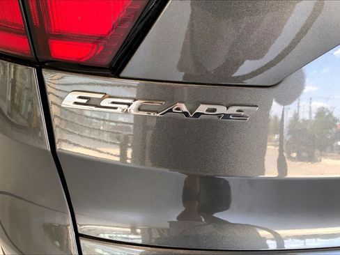 Used 2019 Ford Escape SE FWD image 33
