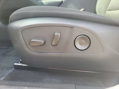 Used 2025 Chevrolet Equinox EV LT w/ Comfort Package FWD image 17