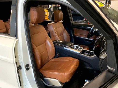 Used 2017 Mercedes-Benz GLS 550 4MATIC image 9