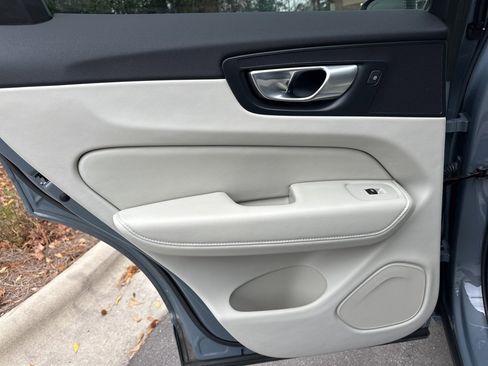 Used 2023 Volvo XC60 T8 Plus image 49