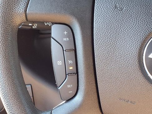 Used 2025 Chevrolet Express 3500 LS image 18