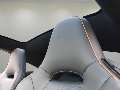 Used 2023 McLaren GT RWD image 10