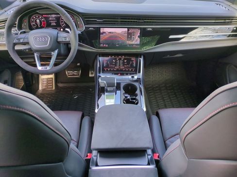 Certified 2025 Audi RS Q8 performance image 19