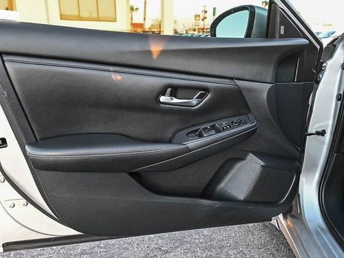 Used 2020 Nissan Sentra S image 23