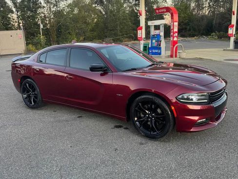 Used 2018 Dodge Charger R/T w/ Blacktop Package image 3