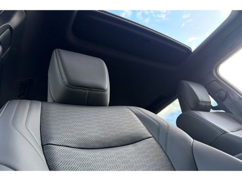 Used 2025 Toyota Land Cruiser w/ Premium Package image 19