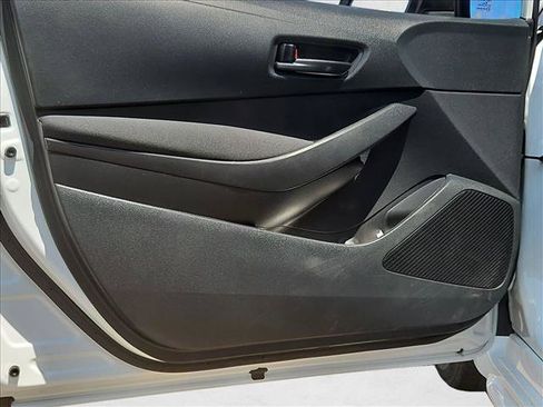 Used 2022 Toyota Corolla LE FWD image 10
