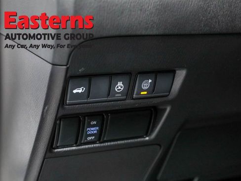 Used 2023 Nissan Armada SL w/ Captain's Chairs Package image 22