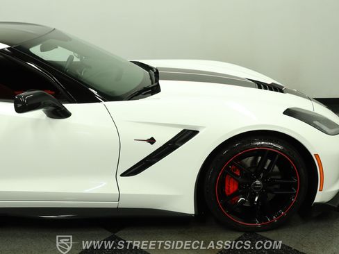 Used 2015 Chevrolet Corvette Stingray Coupe w/ Pacific Design Package RWD image 29