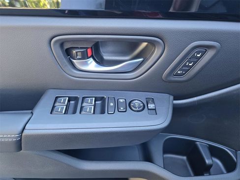 New 2025 Honda Pilot Touring image 18