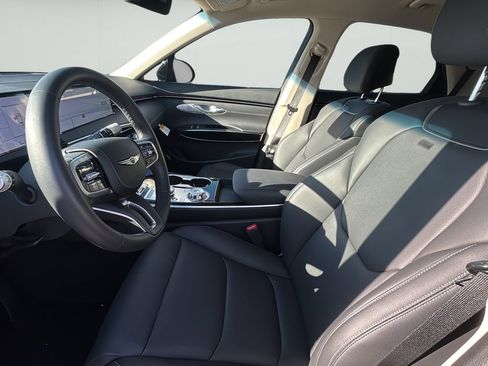Certified 2026 Genesis GV70 2.5T AWD/4WD image 15