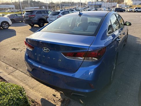 Used 2018 Hyundai Sonata SEL w/ Winter Weather Package image 11