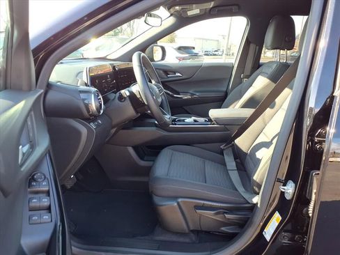 Used 2025 Chevrolet Equinox LT image 11