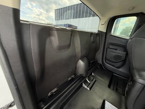 Used 2021 Chevrolet Colorado LT w/ Fleet Safety Package RWD image 16