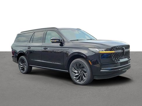 New 2025 Lincoln Navigator L Reserve w/ Jet Appearance Package image 2