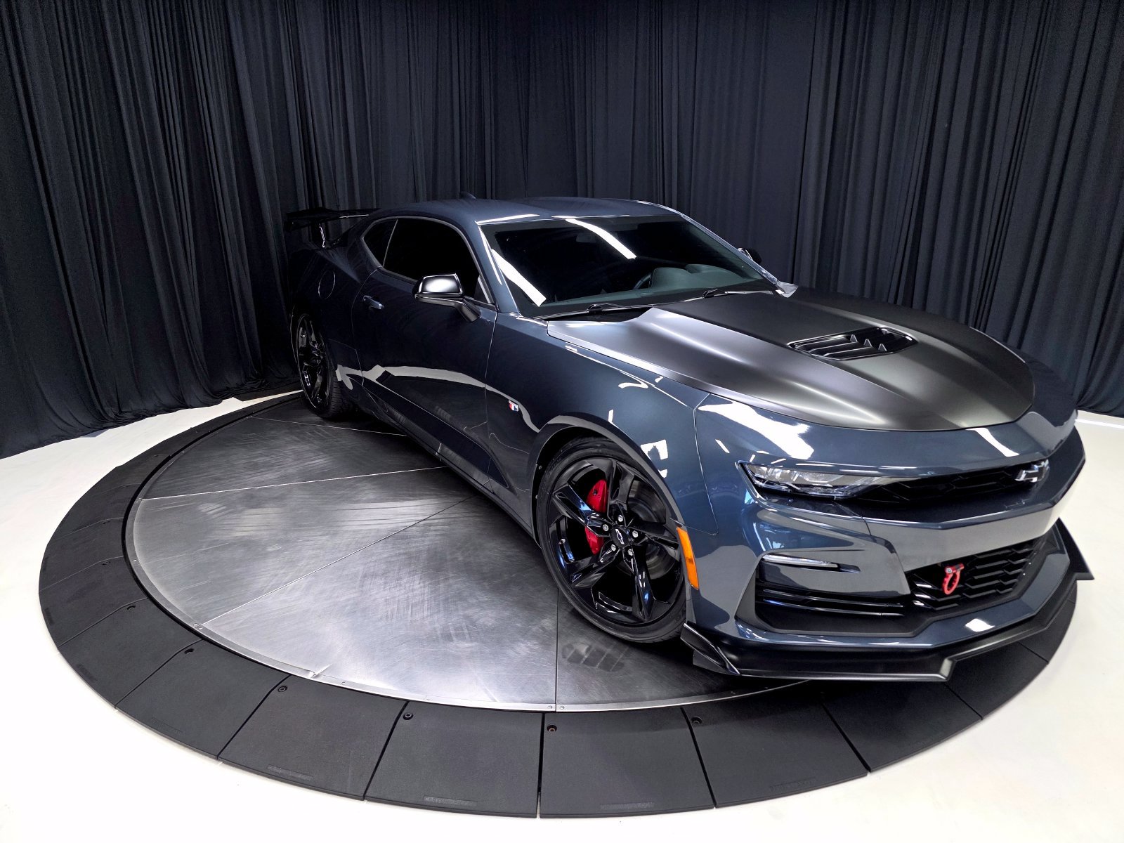 Used 2020 Chevrolet Camaro SS RWD image 59