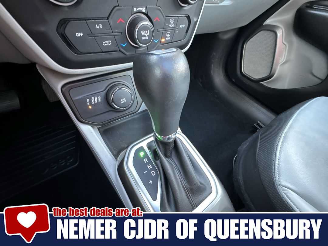 Used 2022 Jeep Renegade Limited w/ Sun, Sound & Wheels Group AWD/4WD image 20