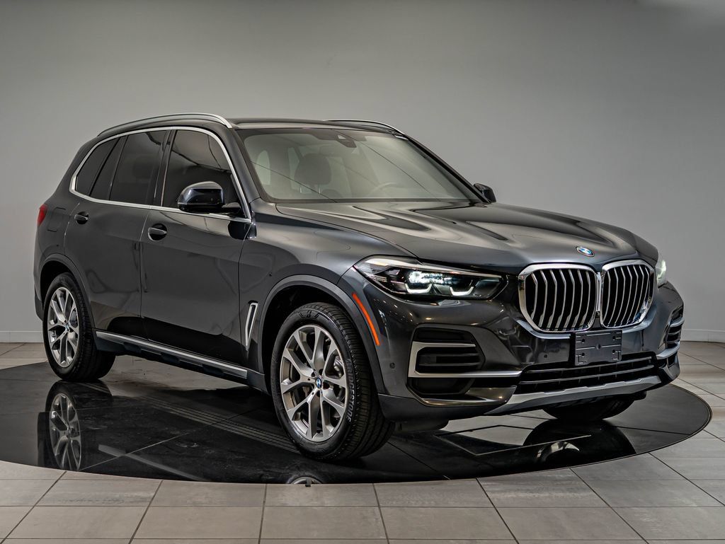 Used 2023 BMW X5 xDrive40i w/ Premium Package AWD/4WD image 3