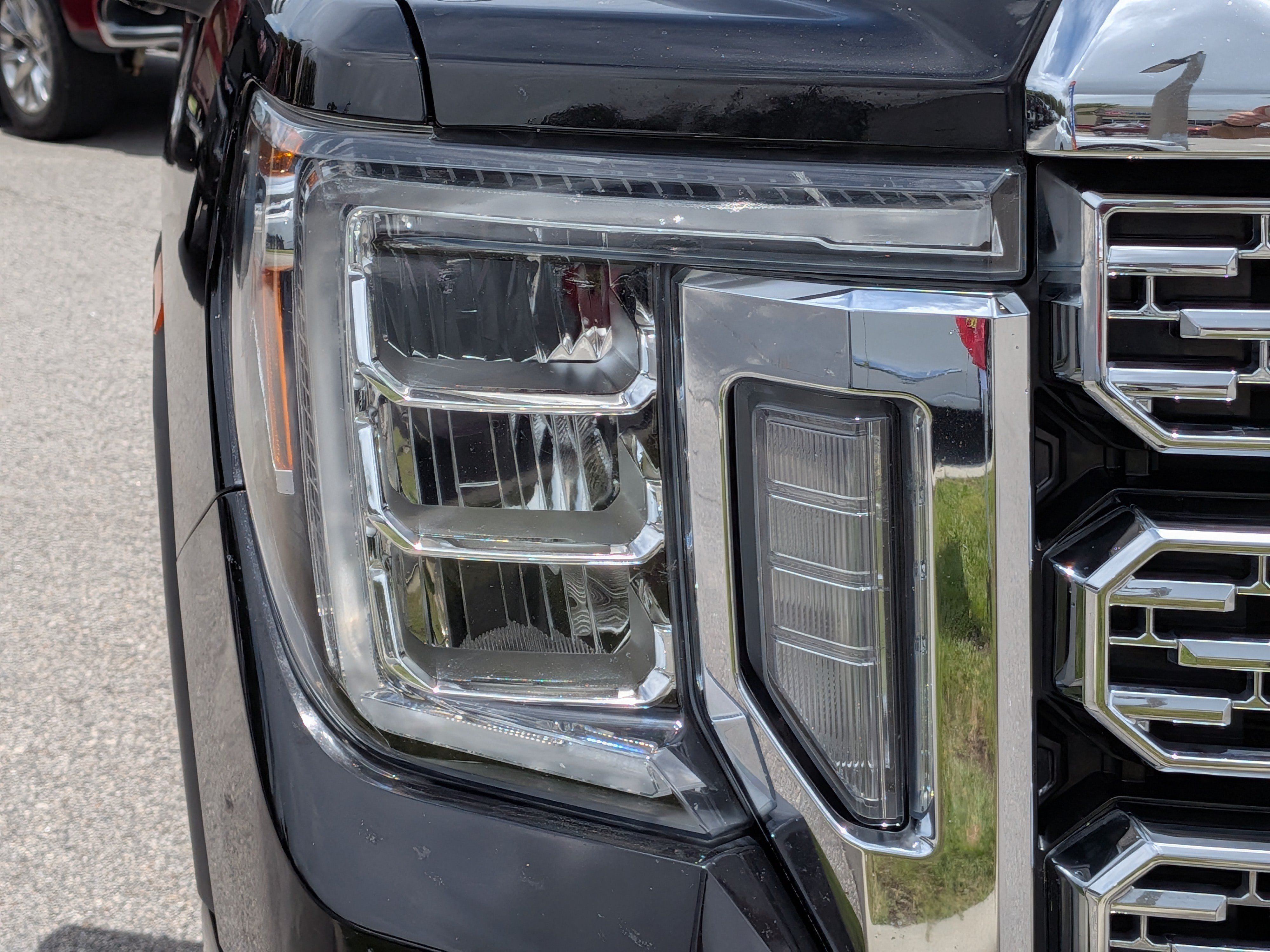 Certified 2022 GMC Sierra 2500 Denali w/ Denali Black Diamond Edition AWD/4WD image 10