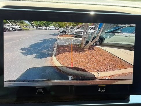 Used 2023 Chevrolet Silverado 1500 LT AWD/4WD image 13