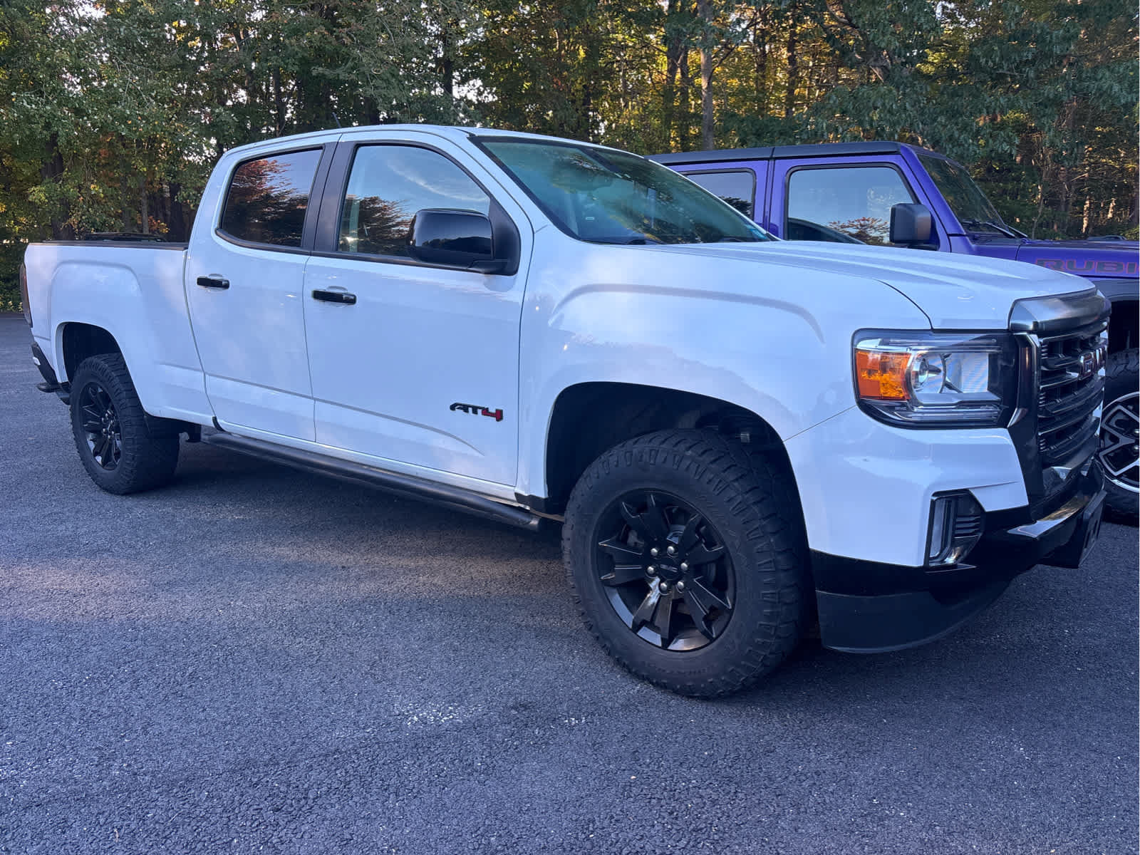 Used 2022 GMC Canyon AT4 AWD/4WD image 1