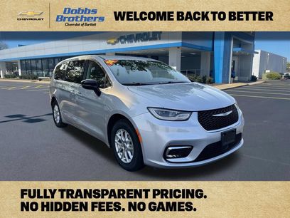 Used 2024 Chrysler Pacifica Touring-L