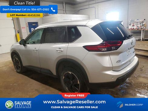 Used 2024 Nissan Rogue SV w/ SV Premium Package image 3